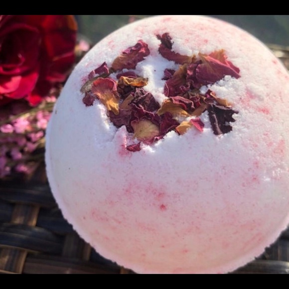 Stay Home Stay Safe Quarantine gift box - Picture 3 of 9